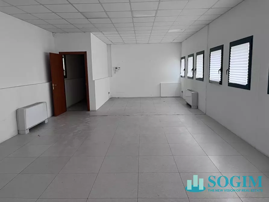 Immagine 23 di Capannone industriale in vendita  a Abbiategrasso