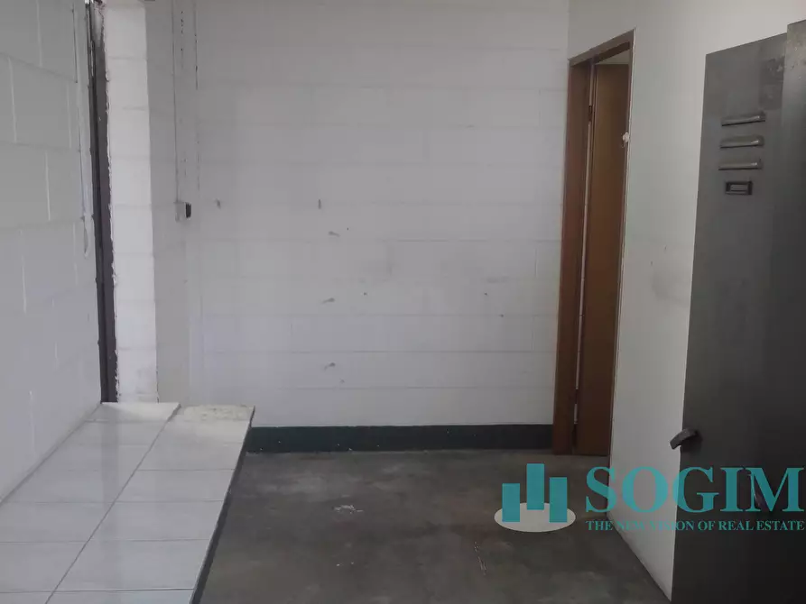 Immagine 3 di Capannone industriale in affitto  a Settimo Milanese