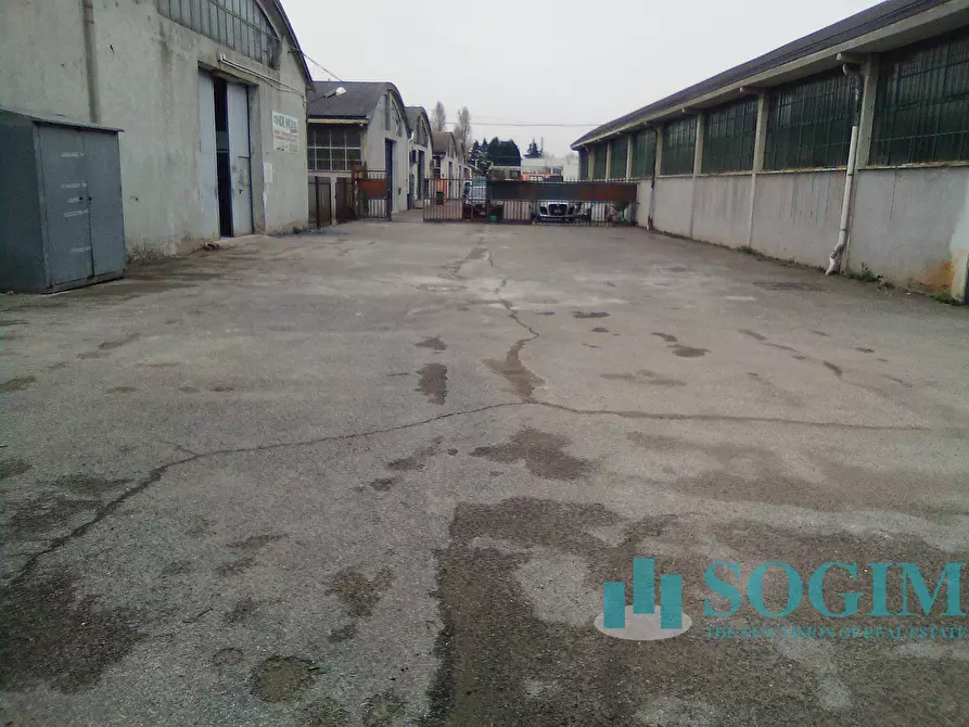 Immagine 6 di Capannone industriale in affitto  a Settimo Milanese