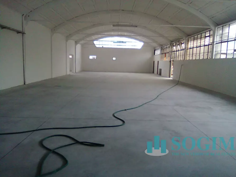 Immagine 10 di Capannone industriale in affitto  a Settimo Milanese