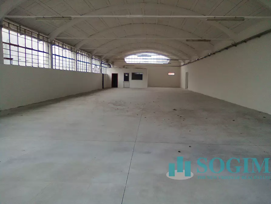 Immagine 13 di Capannone industriale in affitto  a Settimo Milanese