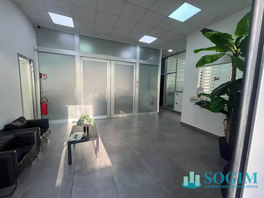 Immagine 2 di Capannone industriale in affitto  a Trezzano Sul Naviglio