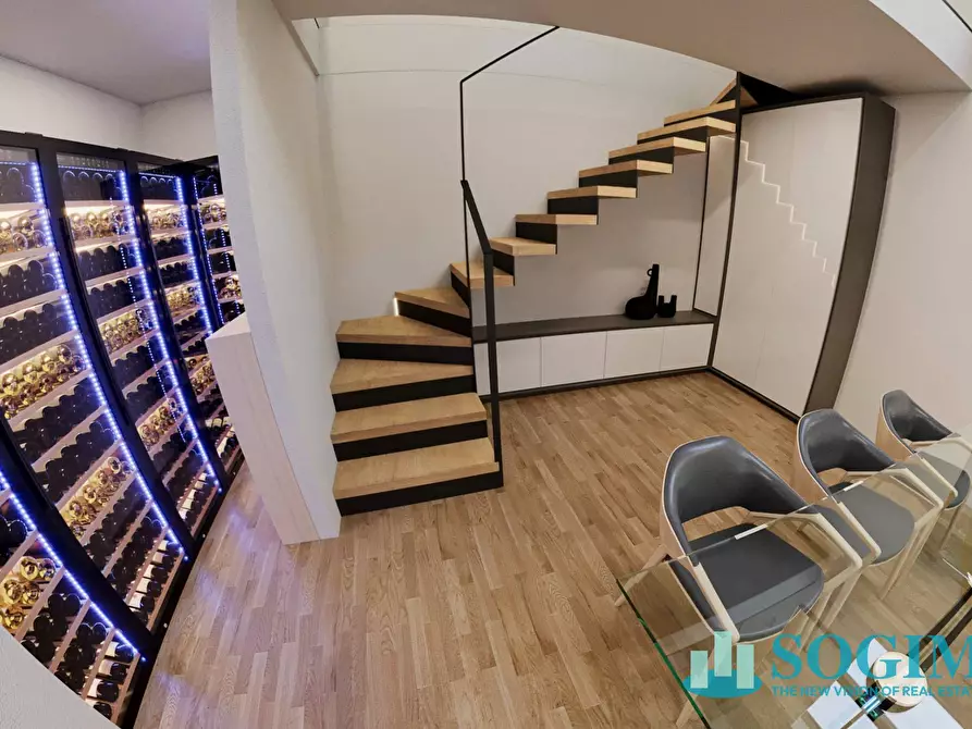 Immagine 2 di Loft/Open space in vendita  in Via Carcano a Cantù