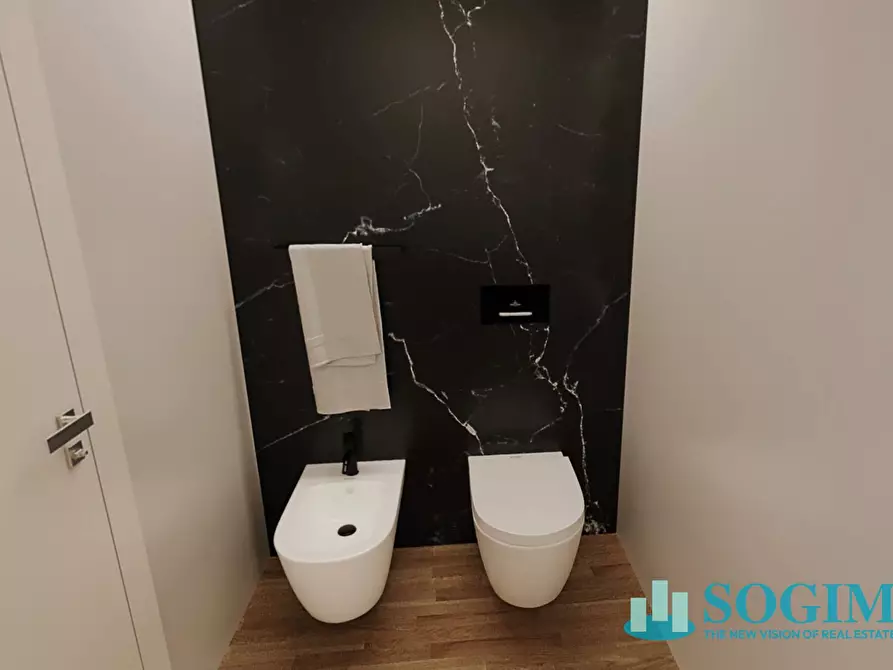 Immagine 10 di Loft/Open space in vendita  in Via Carcano a Cantù