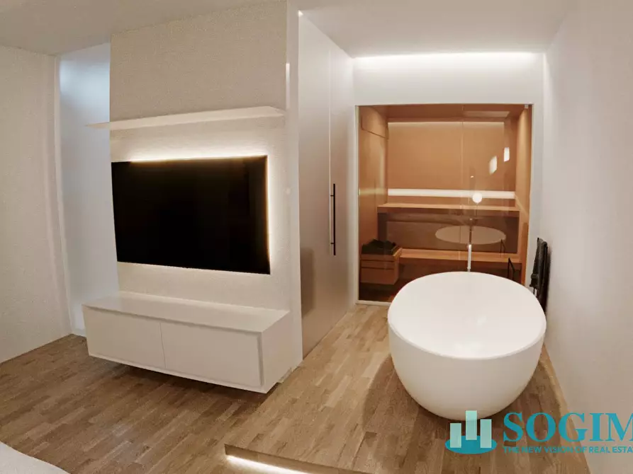 Immagine 12 di Loft/Open space in vendita  in Via Carcano a Cantù