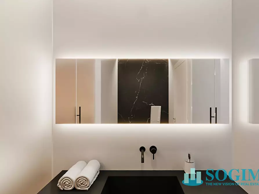 Immagine 19 di Loft/Open space in vendita  in Via Carcano a Cantù