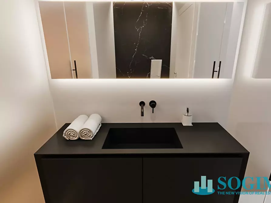 Immagine 20 di Loft/Open space in vendita  in Via Carcano a Cantù