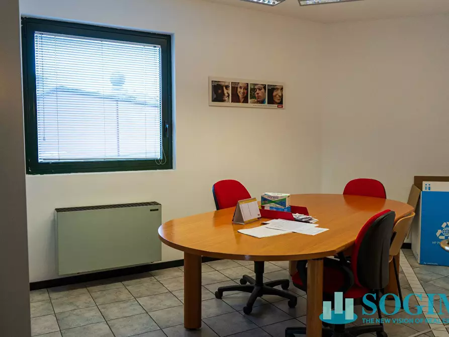 Immagine 12 di Appartamento in vendita  in via torriani a Como