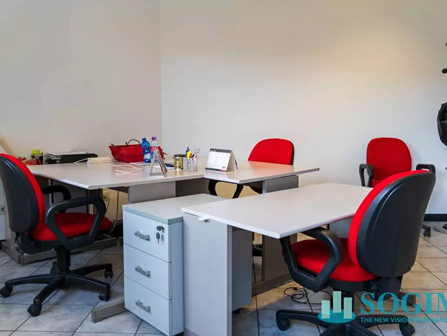 Immagine 15 di Appartamento in vendita  in via torriani a Como