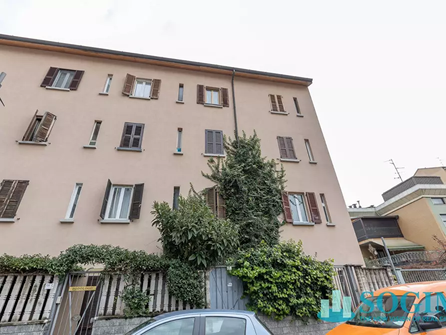 Immagine 26 di Appartamento in vendita  in Viale Casiraghi a Sesto San Giovanni