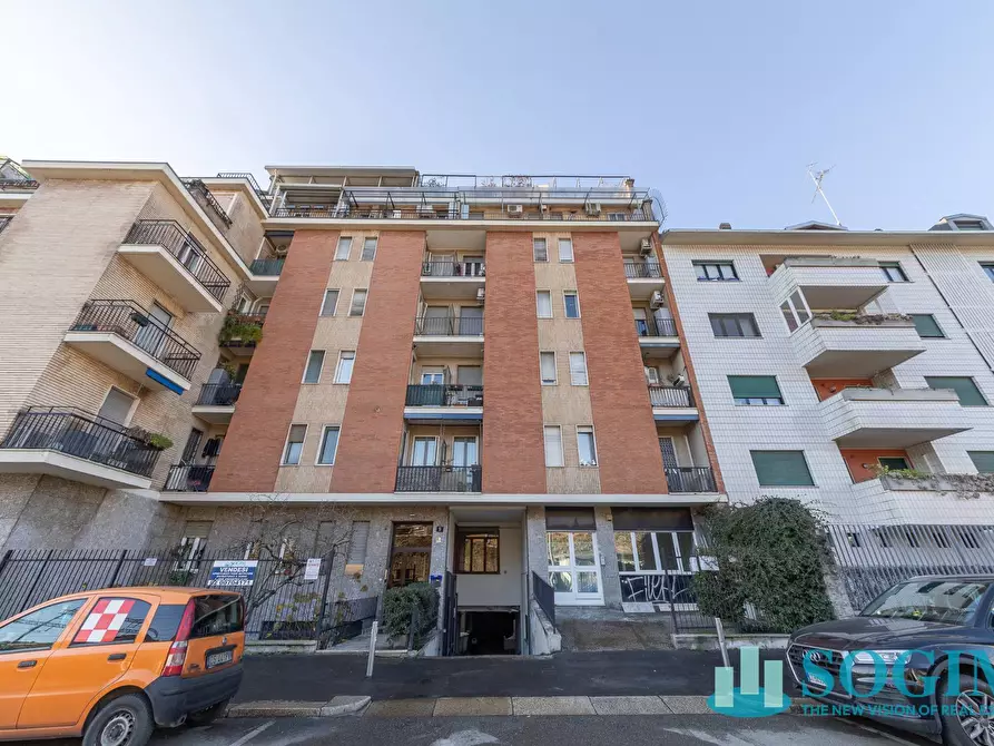 Immagine 15 di Appartamento in vendita  in Via Olivari a Milano