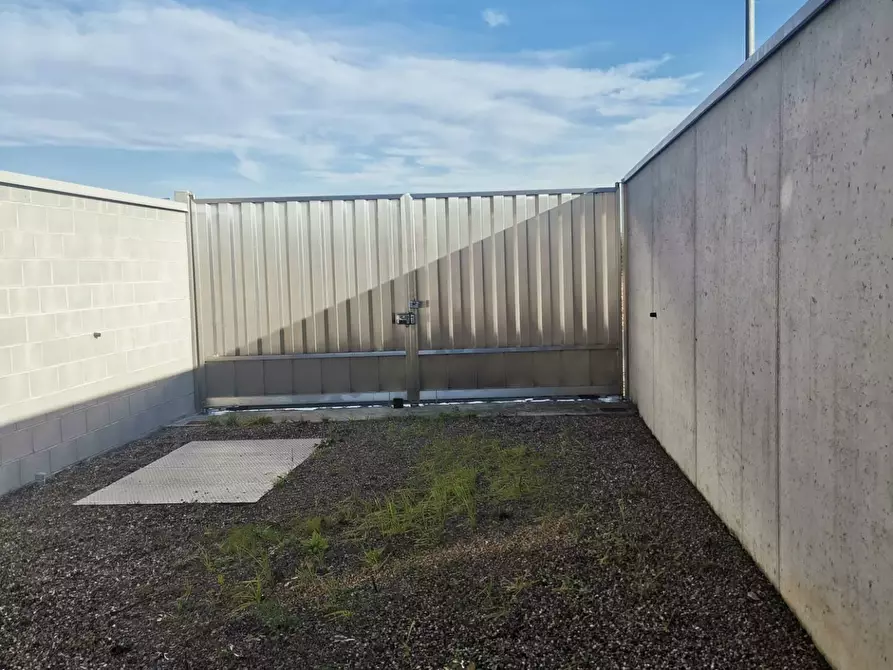 Immagine 12 di Capannone industriale in affitto  in Via Cesare Battisti a Pogliano Milanese
