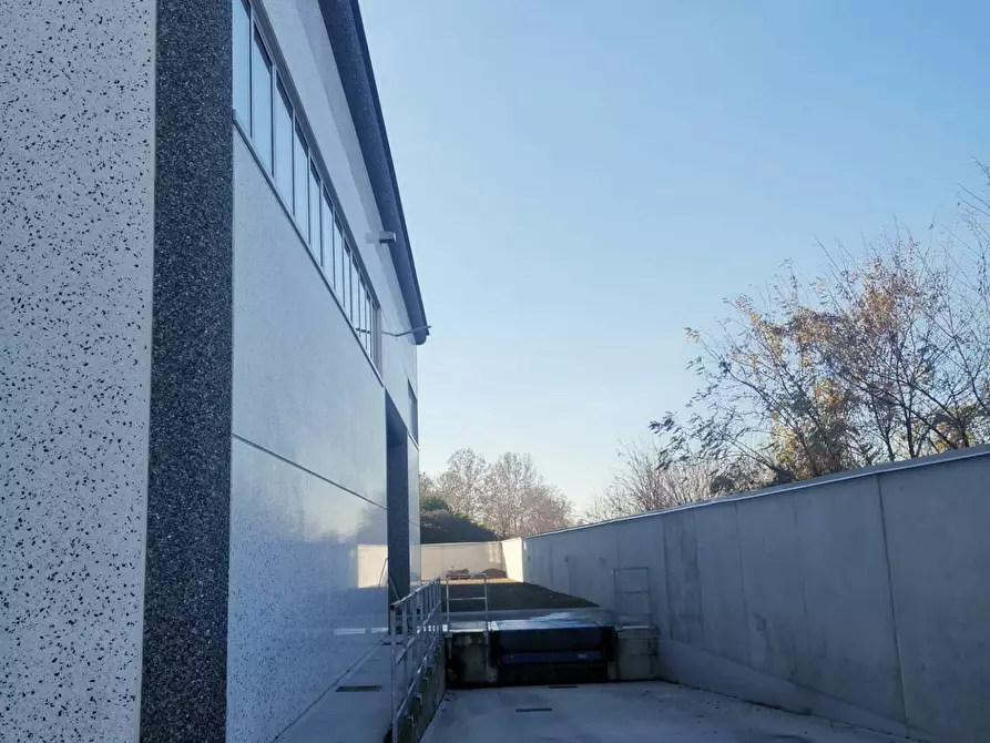 Immagine 14 di Capannone industriale in affitto  in Via Cesare Battisti a Pogliano Milanese