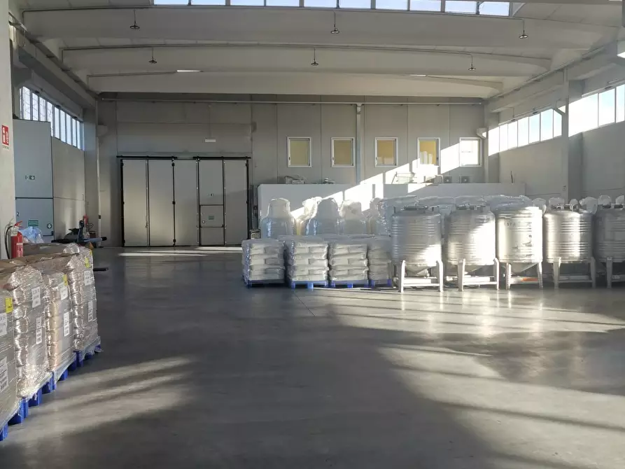 Immagine 17 di Capannone industriale in affitto  in Via Cesare Battisti a Pogliano Milanese