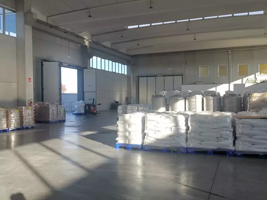 Immagine 21 di Capannone industriale in affitto  in Via Cesare Battisti a Pogliano Milanese