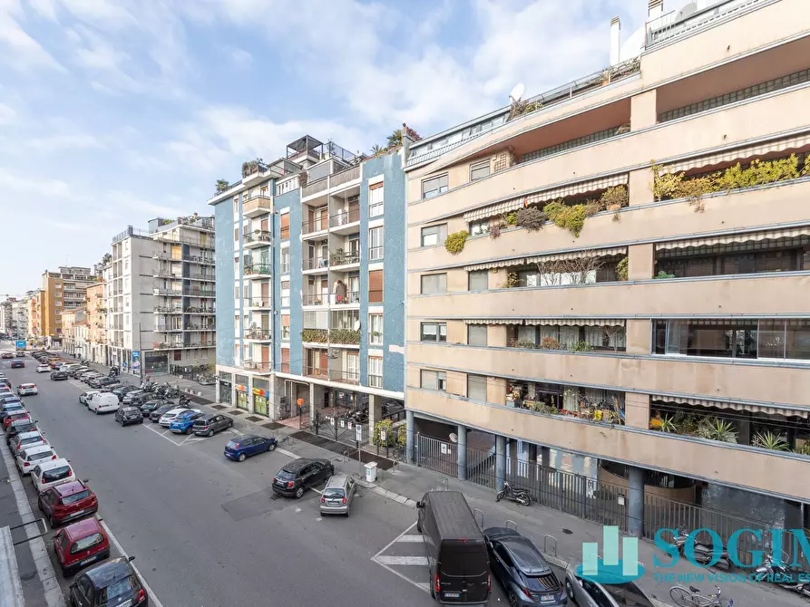 Immagine 27 di Appartamento in vendita  in via Savona a Milano