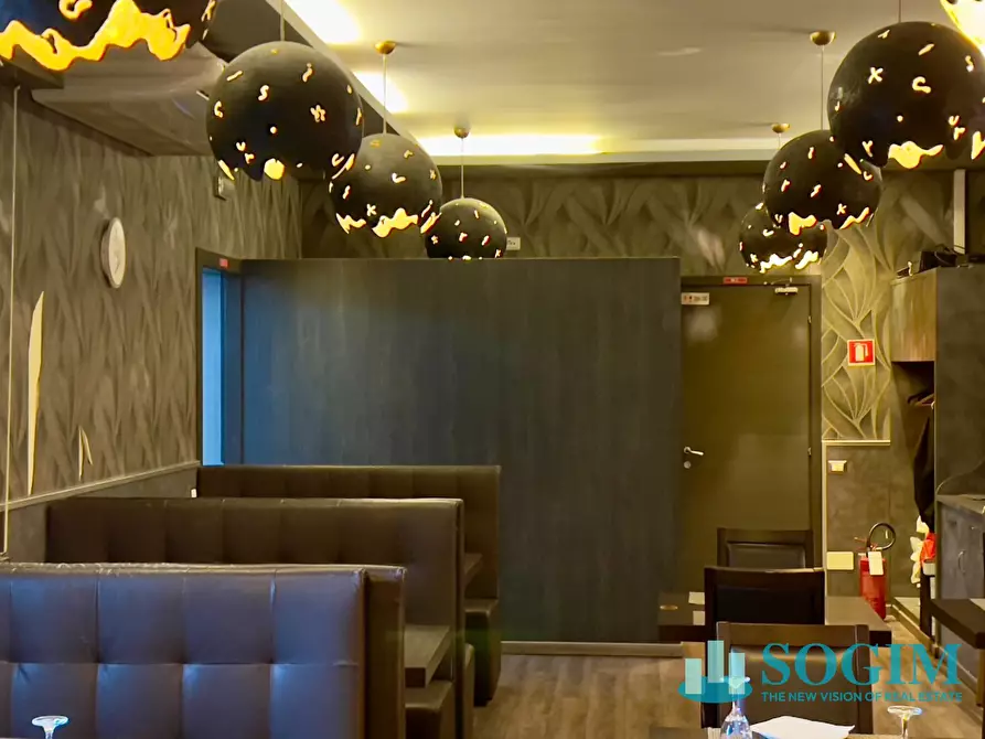 Immagine 3 di Locale commerciale in vendita  in Statale Dei Giovi a Cermenate