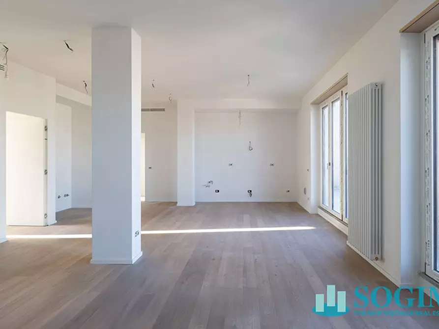 Immagine 3 di Attico in vendita  in Via Gramsci a Monza