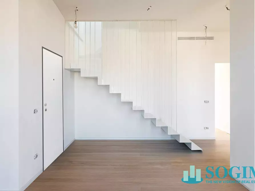 Immagine 4 di Attico in vendita  in Via Gramsci a Monza