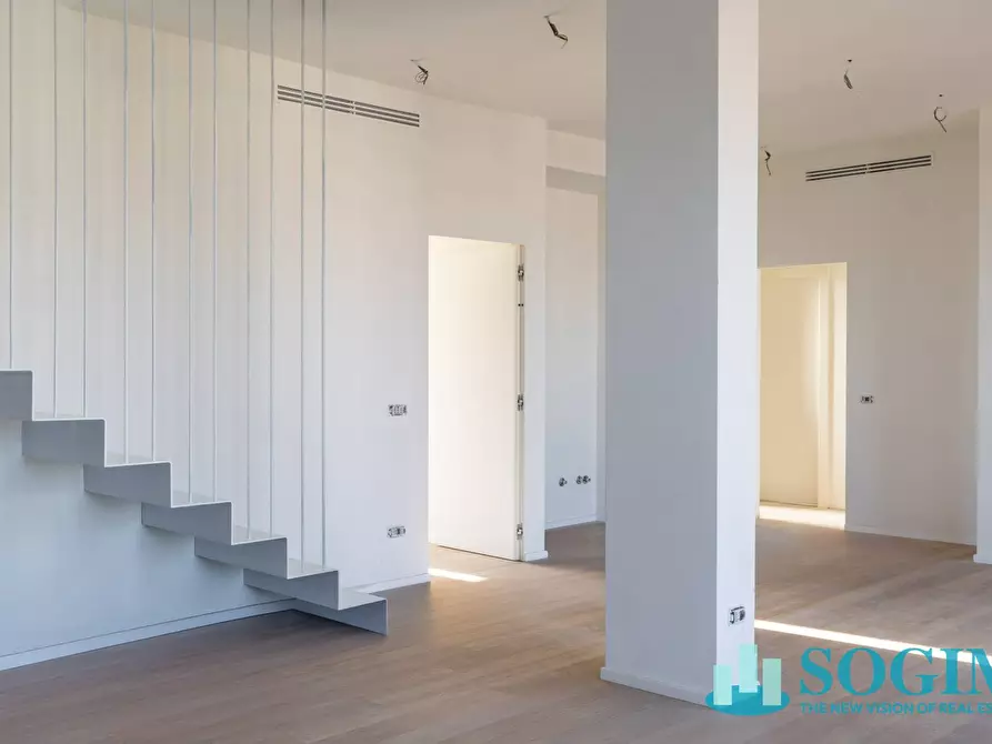 Immagine 7 di Attico in vendita  in Via Gramsci a Monza