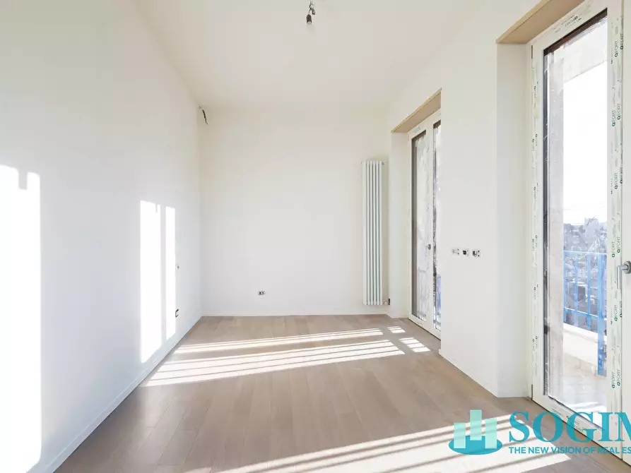 Immagine 13 di Attico in vendita  in Via Gramsci a Monza