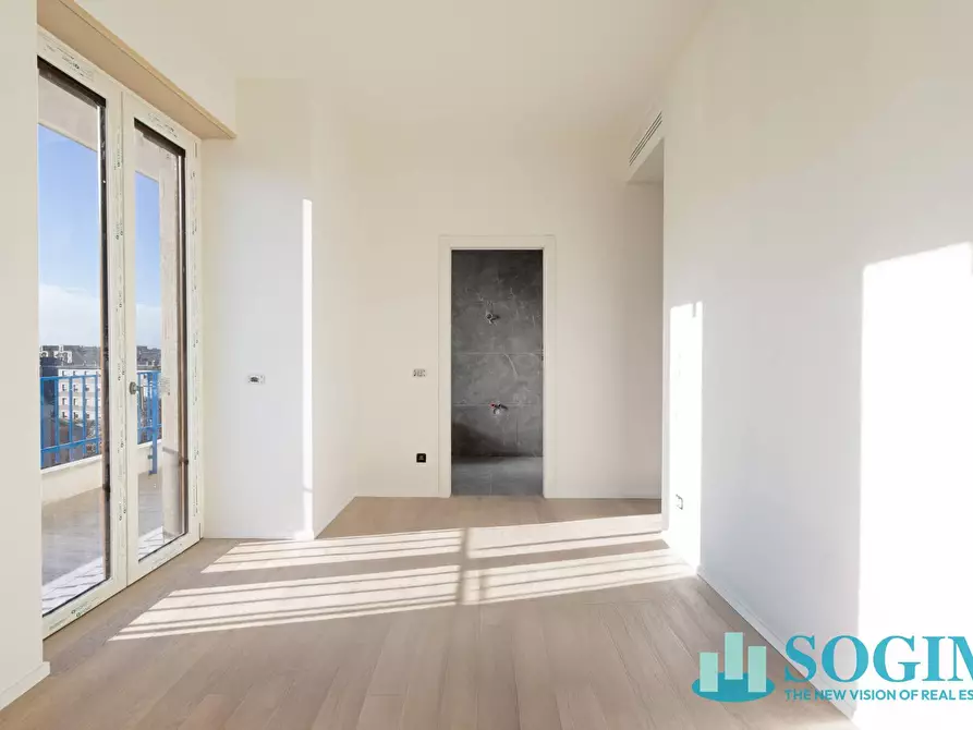 Immagine 14 di Attico in vendita  in Via Gramsci a Monza