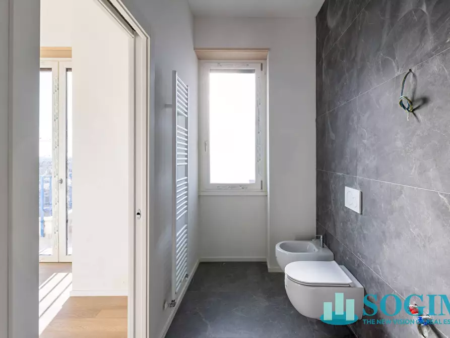 Immagine 15 di Attico in vendita  in Via Gramsci a Monza