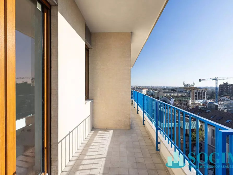 Immagine 19 di Attico in vendita  in Via Gramsci a Monza