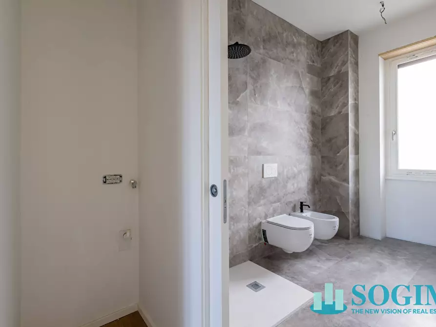 Immagine 20 di Attico in vendita  in Via Gramsci a Monza