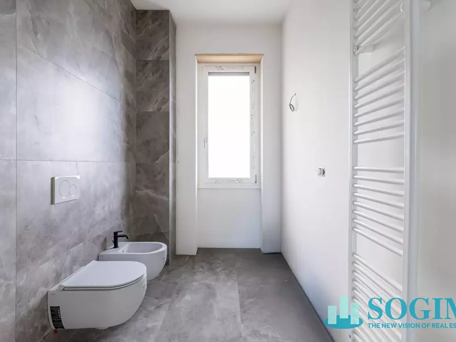 Immagine 21 di Attico in vendita  in Via Gramsci a Monza