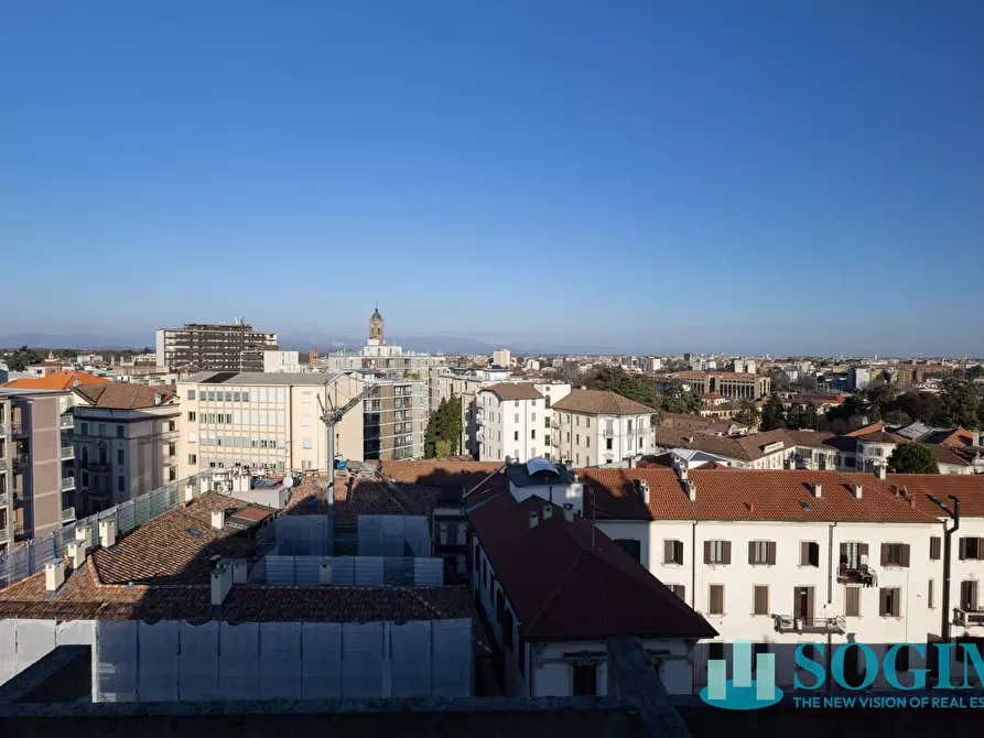 Immagine 26 di Attico in vendita  in Via Gramsci a Monza