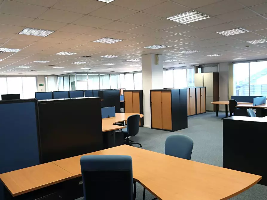 Immagine 28 di Ufficio in affitto  in Via Fratelli Gracchi a Cinisello Balsamo