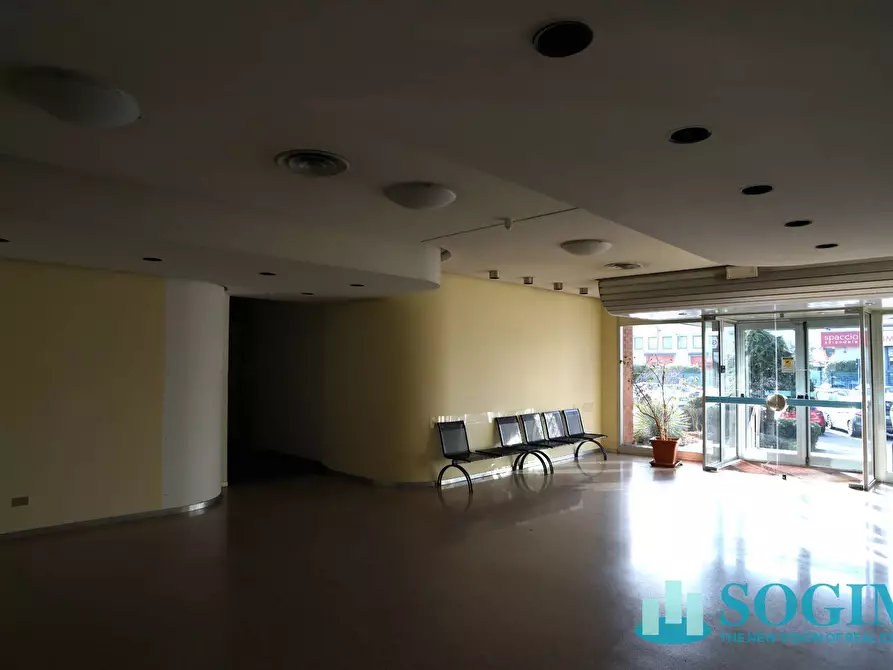 Immagine 21 di Ufficio in affitto  in Via Fratelli Gracchi a Cinisello Balsamo