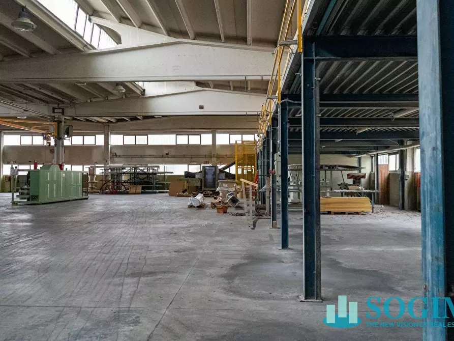 Immagine 3 di Capannone industriale in affitto  in Via Bergamo a Pioltello