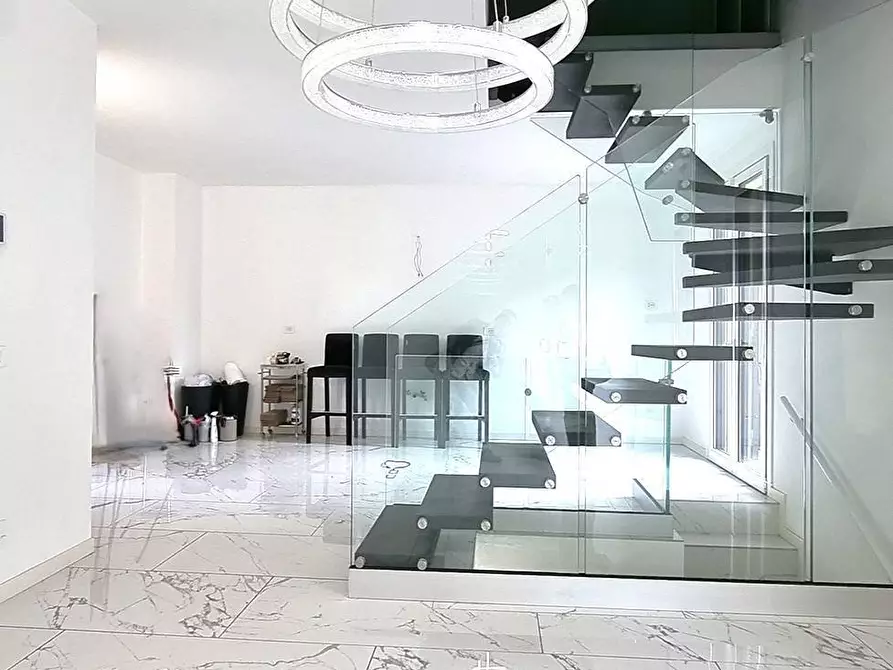 Immagine 5 di Villa in vendita  in Via Giuseppe Di Vittorio a Sesto San Giovanni