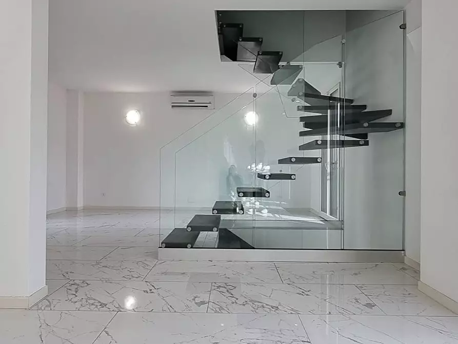 Immagine 11 di Villa in vendita  in Via Giuseppe Di Vittorio a Sesto San Giovanni