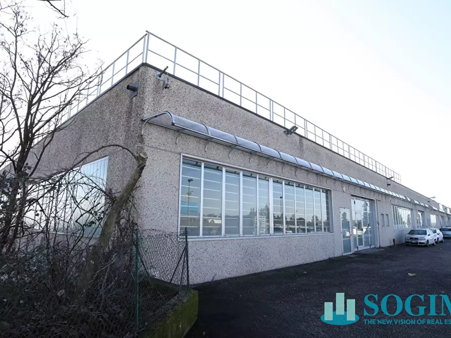 Immagine 1 di Capannone industriale in affitto  in Via Piccinelli a Mozzate