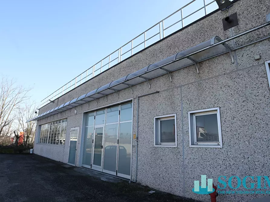 Immagine 2 di Capannone industriale in affitto  in Via Piccinelli a Mozzate