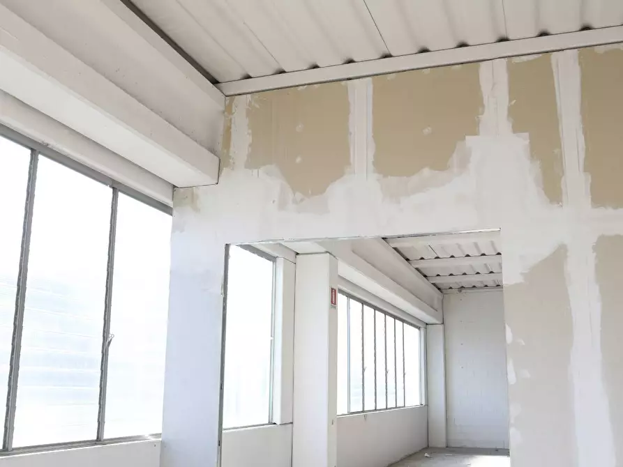 Immagine 9 di Capannone industriale in affitto  in Via Piccinelli a Mozzate