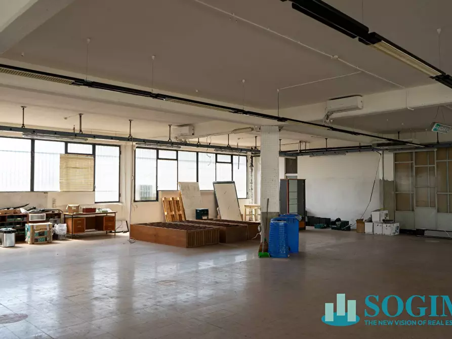 Immagine 26 di Capannone industriale in vendita  a Desio