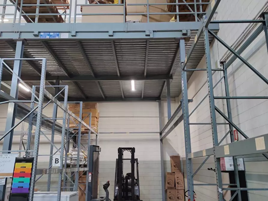 Immagine 2 di Capannone industriale in vendita  in Via Maestri del Lavoro a Brusaporto