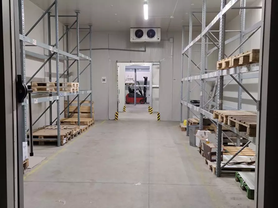 Immagine 3 di Capannone industriale in vendita  in Via Maestri del Lavoro a Brusaporto