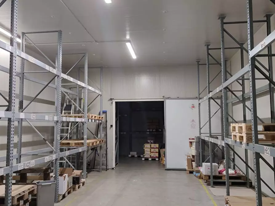 Immagine 4 di Capannone industriale in vendita  in Via Maestri del Lavoro a Brusaporto