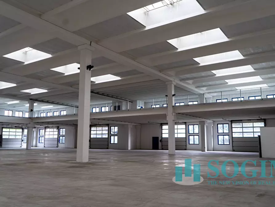 Immagine 20 di Capannone industriale in affitto  in Via Cervino a Figino Serenza