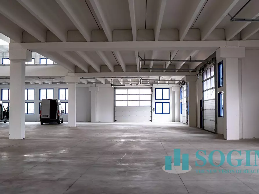 Immagine 24 di Capannone industriale in affitto  in Via Cervino a Figino Serenza