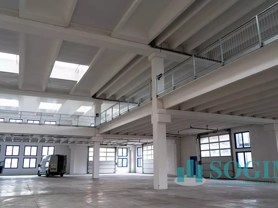 Immagine 25 di Capannone industriale in affitto  in Via Cervino a Figino Serenza