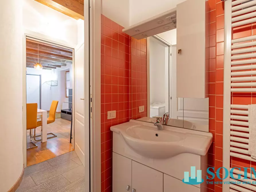 Immagine 11 di Appartamento in affitto  in Via Cinque Giornate a Como