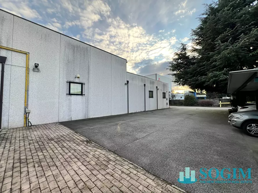 Immagine 2 di Capannone industriale in vendita  in via alcide de gasperi a Marnate