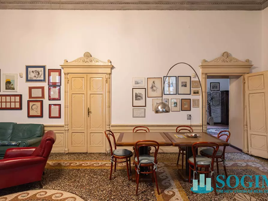 Immagine 14 di Villa in vendita  in Via Volta a Monza