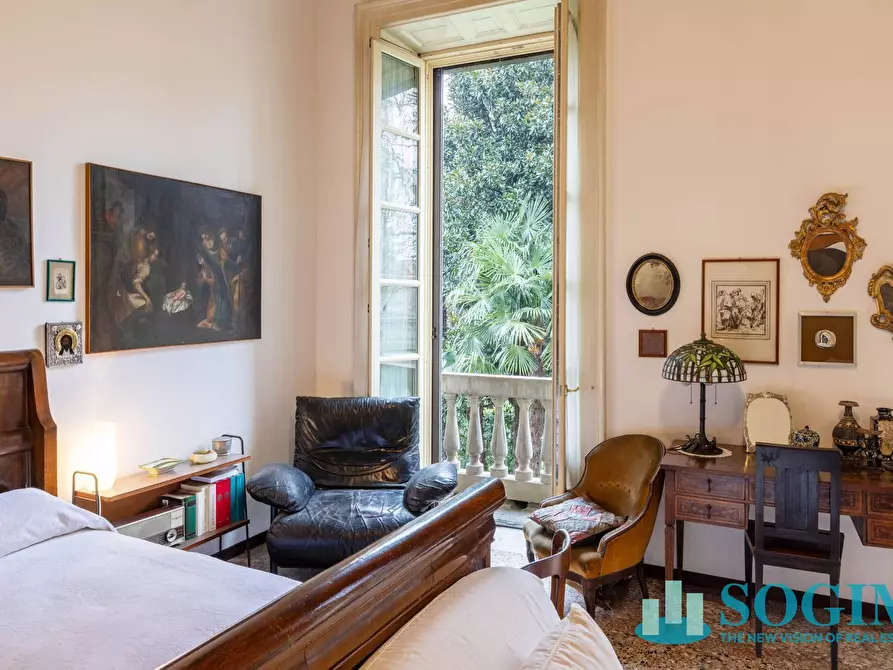 Immagine 26 di Villa in vendita  in Via Volta a Monza